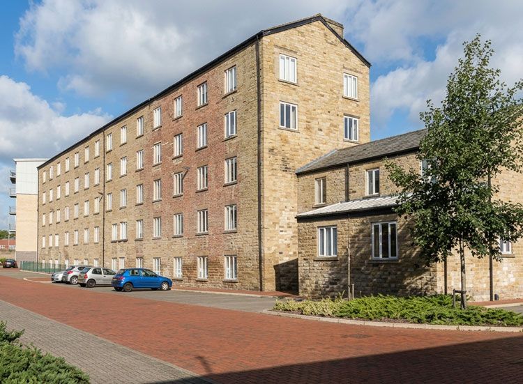 Carr-mills-Gallery1.jpg